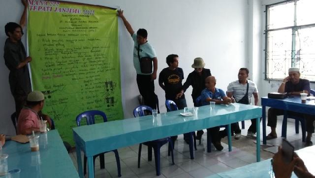 Baliho Kesepakatan Dicabut Pengelola, Pedagang Ramayana Meradang